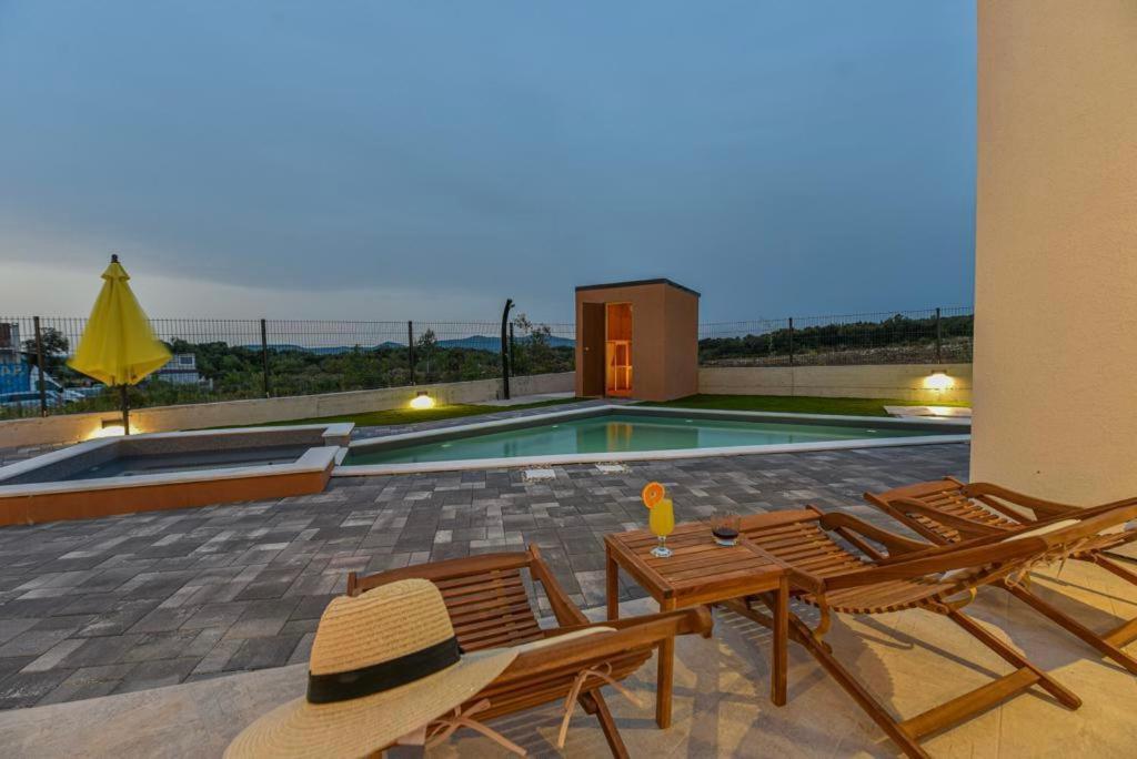 Villa Silente Sukosan Bagian luar foto